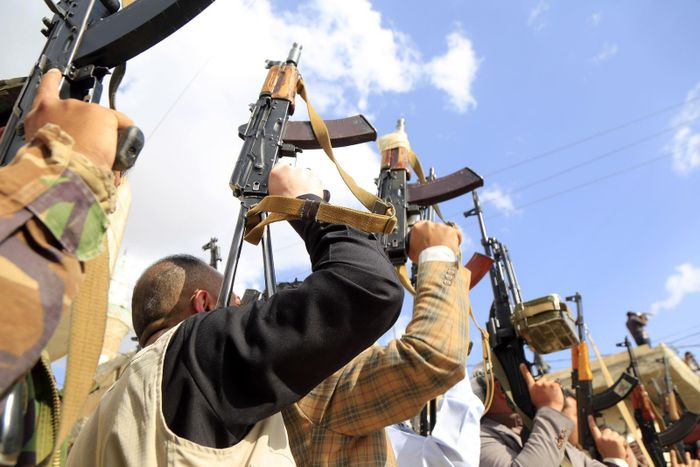 Các tay súng thuộc lực lượng Houthi ở Yemen do Iran hậu thuẫn - Ảnh: Tân Hoa Xã 