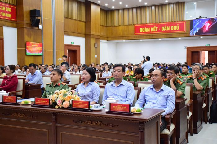 Các đại biểu tham dự hội nghị