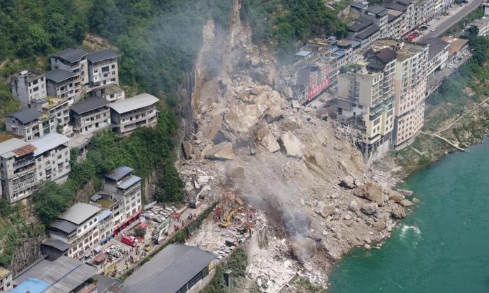 Hiện trường vụ sạt lở đất ở huyện Bành Thủy, Trùng Khánh vào ngày 17/7 - Ảnh: AFP