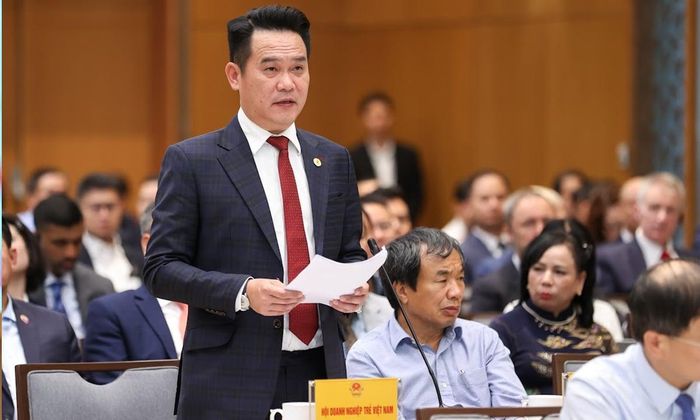 Ông Đặng Hồng Anh, Chủ tịch Hội Doanh nhân trẻ Việt Nam, nêu kiến nghị. (Ảnh: VGP)