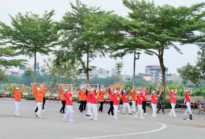 Đời sống vật chất, tinh thần của người dân Hà Nội không ngừng được nâng cao. Ảnh: Tùng Nguyễn.