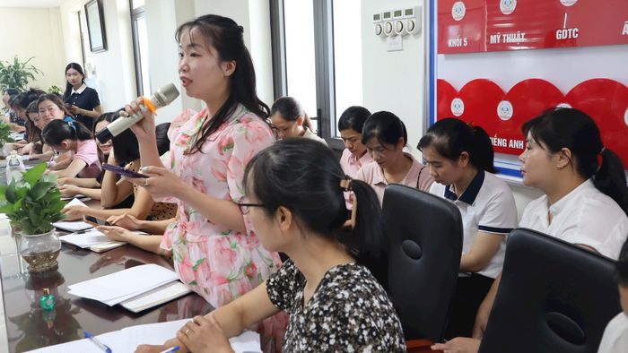 Các đại biểu nhận định xây dựng văn hóa nhà trường và đẩy mạnh chuyển đổi số là hai trụ cột quan trọng. Ảnh PV