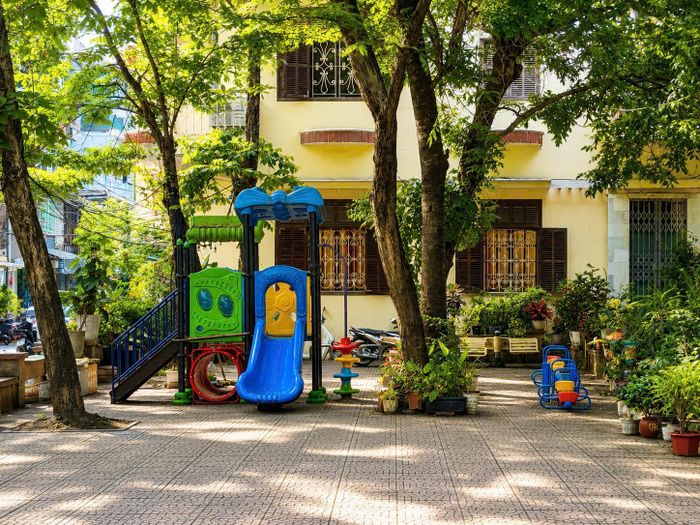 Các thiết bị thể dục ngoài trời được đầu tư đồng bộ, tạo điều kiện để người dân Kim Liên rèn luyện sức khỏe ngay trong khu dân cư. Ảnh: HG