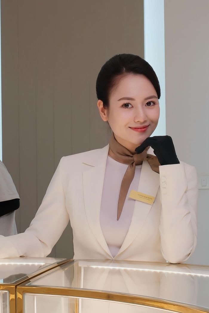 Việt Hoa được nhiều khán giả yêu mến, khen ngợi bởi nhan sắc xinh đẹp, mỹ miều. Ảnh VTV