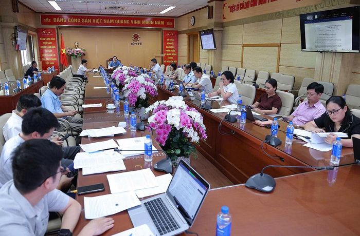 Quang cảnh cuộc họp.
