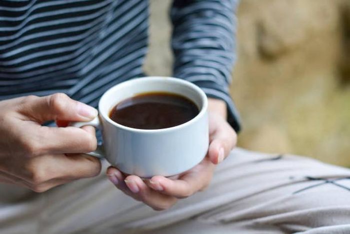 Tránh dùng thực phẩm bổ sung magie cùng với đồ uống chứa caffeine như cà phê.