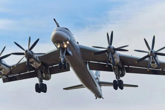 Máy bay ném bom Tu-95 của Nga. (Ảnh: DB)