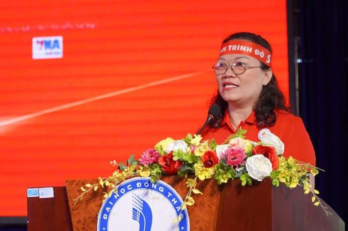 Bà Đặng Thị Thu Uyên - Chủ tịch Hội Chữ thập đỏ tỉnh Đồng Tháp phát biểu.