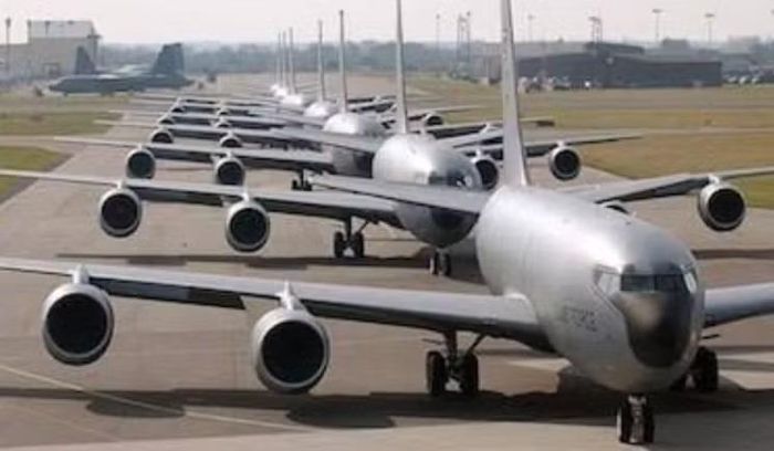 Các quan chức Mỹ và Israel tiết lộ với Axios rằng Tổng thống Donald Trump đang cân nhắc mở rộng các cuộc tấn công nhằm vào Iran sau 7 đêm không kích liên tiếp vào nhiều mục tiêu trên lãnh thổ nước này.