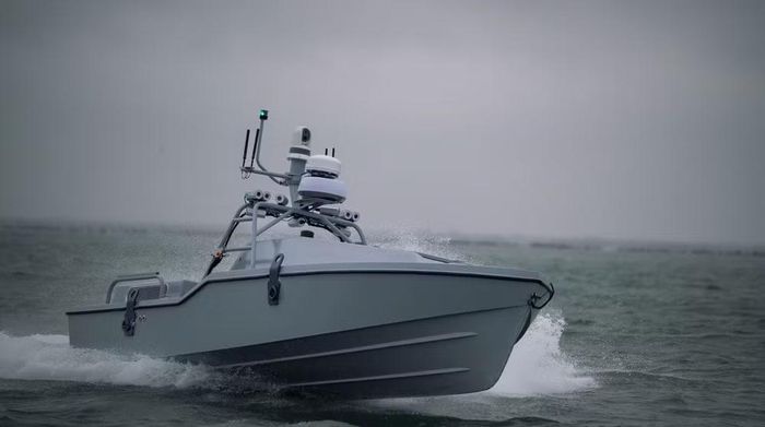Theo đánh giá của các chuyên gia, đóng góp lớn nhất của USV không phải khiến tàu chiến có người lái trở nên lỗi thời, mà là giúp hải quân kết hợp hiệu quả giữa phương tiện có người lái và không người lái để xây dựng lực lượng linh hoạt, phân tán và tiết kiệm chi phí hơn.