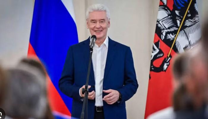 Cùng ngày, Thị trưởng Moscow Sergei Sobyanin cho biết hơn 370 máy bay không người lái của Ukraine đã nhằm vào khu vực Moscow trong buổi tối. Ông cũng thông báo lực lượng phòng không Nga đã đánh chặn gần 1.892 máy bay không người lái của Ukraine trong giai đoạn từ 11/7 đến 18/7.