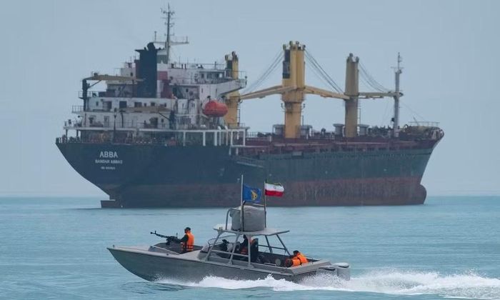 Nhưng Iran cũng chưa chắc đã lường hết được quyết tâm và sức mạnh của Mỹ, khi Washington có thể "chơi tất tay" và kéo thêm nhiều đồng minh vào cuộc, bởi vậy diễn biến chiến sự trong thời gian sắp tới sẽ cực kỳ khó lường.
