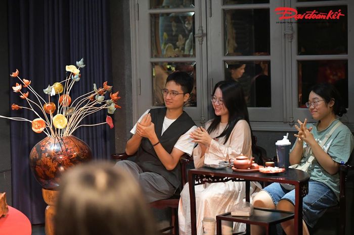 Những tiết mục xẩm vui nhộn đem đến cho du khách một trải nghiệm thú vị về loại hình nghệ thuật truyền thống này – đặc biệt là các bạn trẻ.