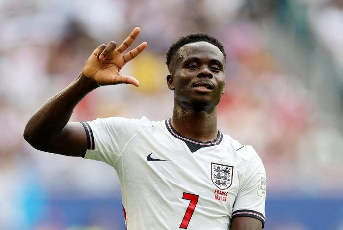 Bukayo Saka lập hat-trick trong trận đấu với tuyển Pháp.