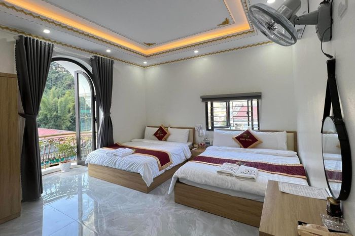 Phòng đôi tại khách sạn đón tiếp bà con miễn phí. Ảnh: Hoàng Thị Thuận.