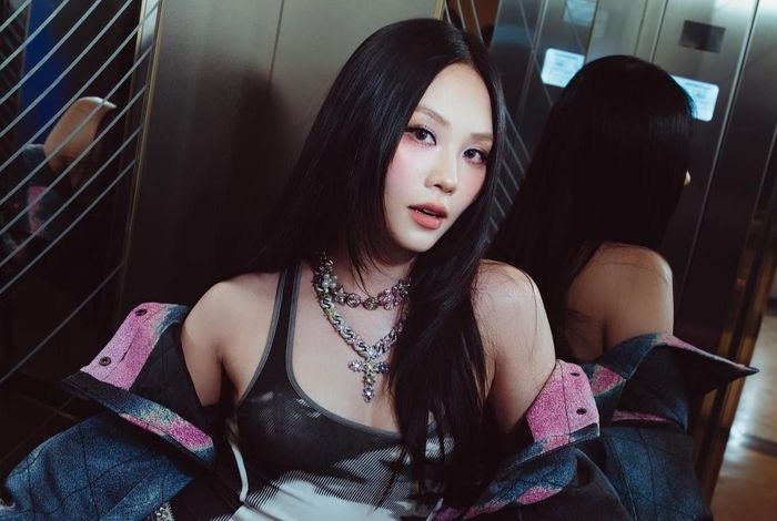 Sau khi rời Sen Vàng, Mai Phương đầu quân cho V-MAS và phát hành album đầu tay A Beautiful Mess. Ảnh: FBNV.