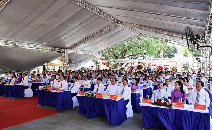 Các đại biểu tham dự lễ
