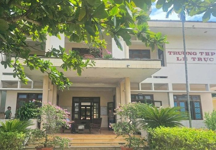 Trường THPT Lê Trực, nơi xảy ra sự cố thi cử vừa qua. Ảnh: BT