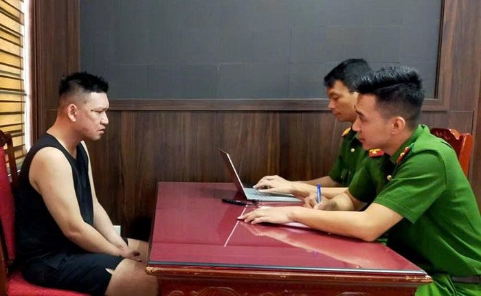 Đối tượng Nguyễn Sơn Tùng khai nhận tại cơ quan điều tra. Ảnh: Công an Thanh Hóa