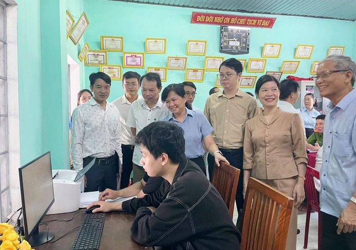 Mô hình "Nhà văn hóa số" tại phường An Cựu sẽ hỗ trợ người dân tiếp cận các dịch vụ số, nâng cao kỹ năng số. Ảnh: AC