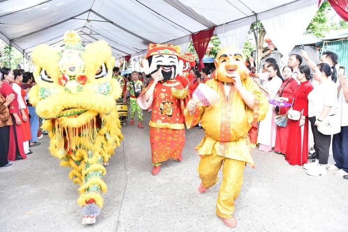 Tiết mục múa lân sư tại lễ kỷ niệm