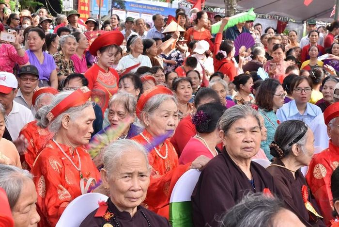 Đông đảo nhân dân hai làng Vạn Phúc - Nga My tham dự lễ kỷ niệm