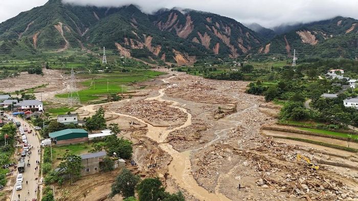 Bản Chít, xã Mường Than, tỉnh Lai Châu tan hoang sau cơn lũ dữ. Ảnh: Quý Trung - TTXVN