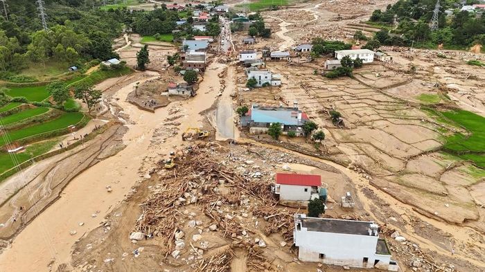 Bản Chít, xã Mường Than, tỉnh Lai Châu tan hoang sau cơn lũ dữ. Ảnh: Quý Trung - TTXVN