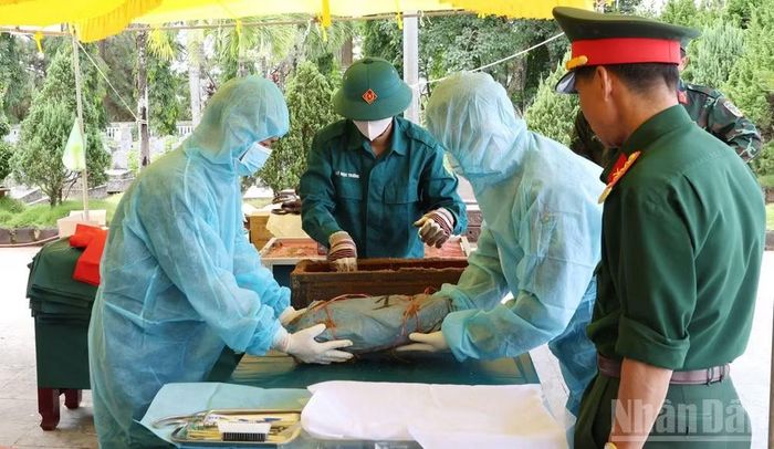 Việc tìm kiếm, quy tập, lấy mẫu hài cốt liệt sĩ chưa xác định được thông tin tại các nghĩa trang trên địa bàn Lâm Đồng phấn đấu hoàn thành trước ngày 15/11/2026.