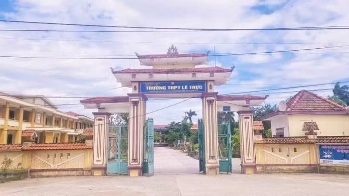 Trường trung học phổ thông Lê Trực-nơi xảy ra sai phạm trong kỳ thi tốt nghiệp trung học phổ thông năm 2026. (Ảnh: BT)