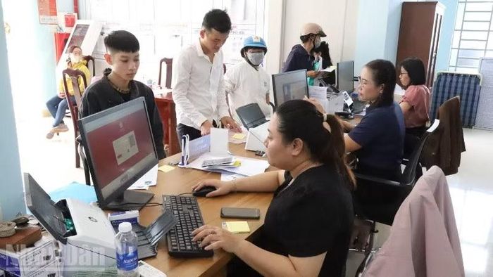Công tác cải cách hành chính chưa đồng đều giữa các cơ quan, đơn vị, địa phương; đặc biệt tình trạng hồ sơ giải quyết trễ hạn vẫn còn xảy ra tại một số đơn vị, địa phương.