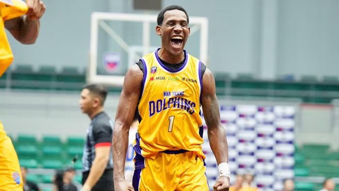 Cleveland Jackson bùng nổ cảm xúc khi cùng Nha Trang Dolphins quật ngã nhà đương kim vô địch.