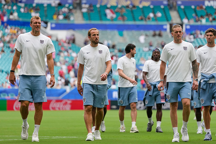 Harry Kane (giữa) không đá chính ở trận này trong đội hình tuyển Anh. Ảnh: AP