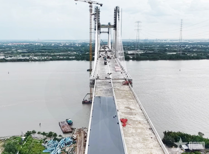 Gấp rút thi công cầu Phước Khánh để thông tuyến cao tốc Bến Lức - Long Thành.