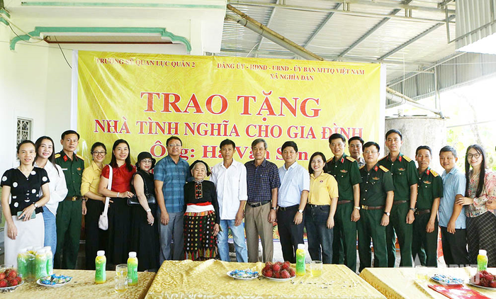 Trường Sĩ quan Lục quân 2 trao nhà tình nghĩa tại Nghệ An.