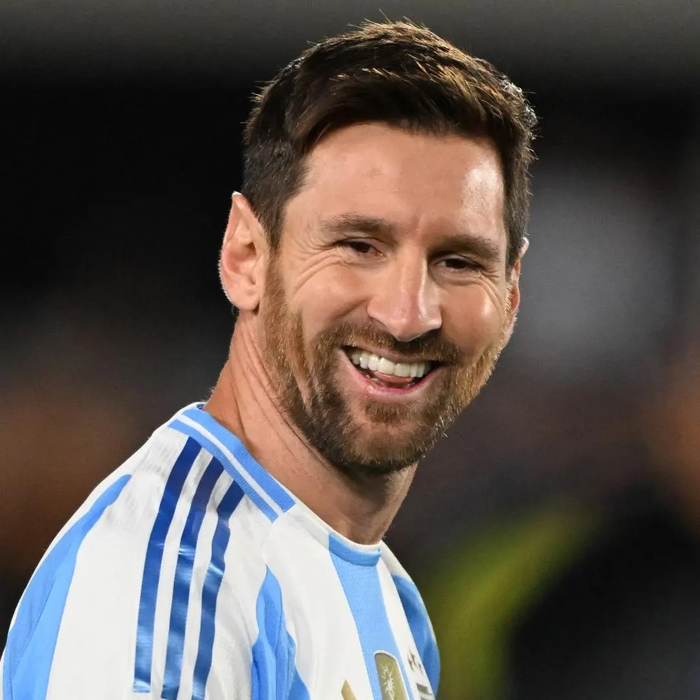 Lionel Messi hiện có giá trị tài sản ròng lên tới 1,1 tỷ USD. Ảnh: Forbes