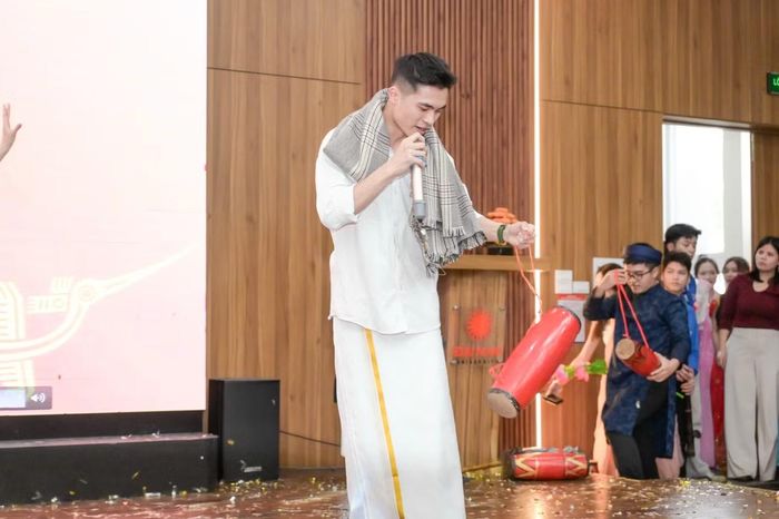 Minh Đức tham gia hoạt động giao lưu văn hóa Việt – Ấn.