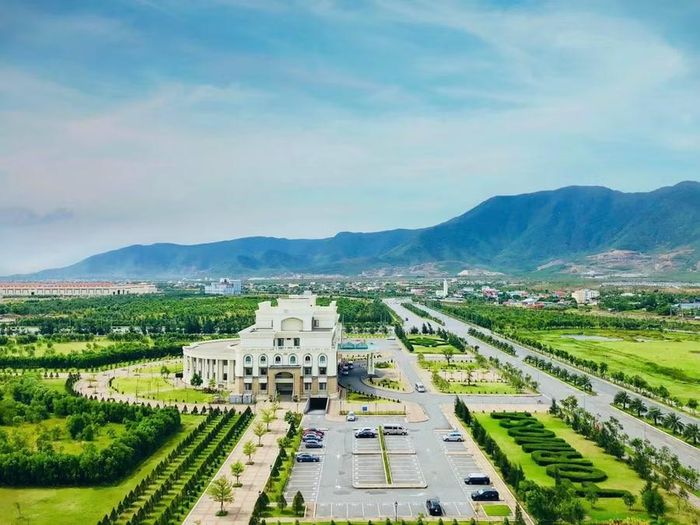 Công ty TNHH Gang thép Hưng Nghiệp Formosa Hà Tĩnh.