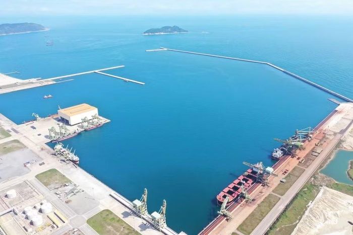 Cảng nước sâu Sơn Dương đón hơn 520 lượt tàu ra vào trong nửa đầu năm 2026.