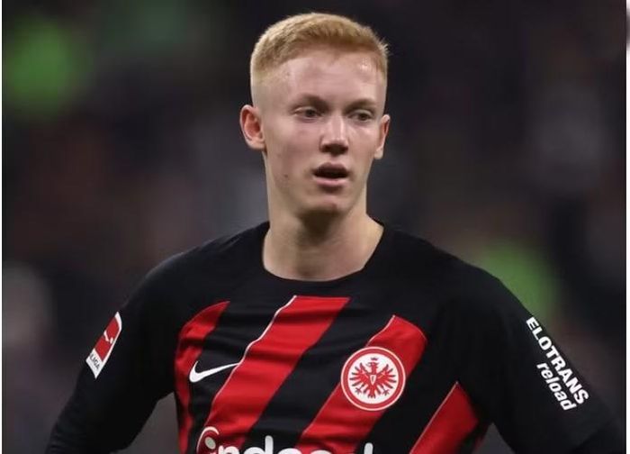 Về phía Eintracht Frankfurt, đội bóng này dường như chưa có ý định bán ngôi sao của mình.