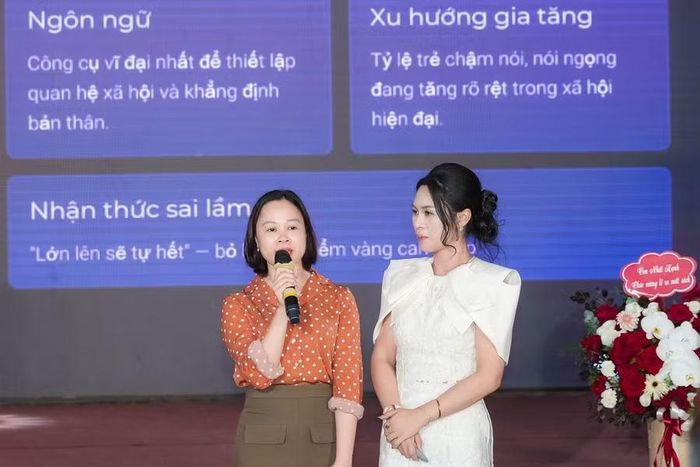 Diễn giả Nguyễn Cao Huyền Thương nâng cao nhận thức về chăm sóc, phát triển ngôn ngữ cho trẻ.