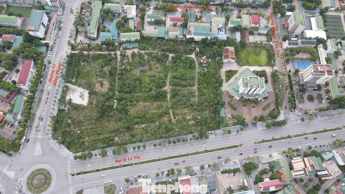 Trên khu đất rộng 7ha này hiện có 10 cơ quan, đơn vị trực thuộc các Sở Nông nghiệp và Môi trường, Sở Tư pháp, Sở Khoa học Công nghệ quản lý sử dụng.