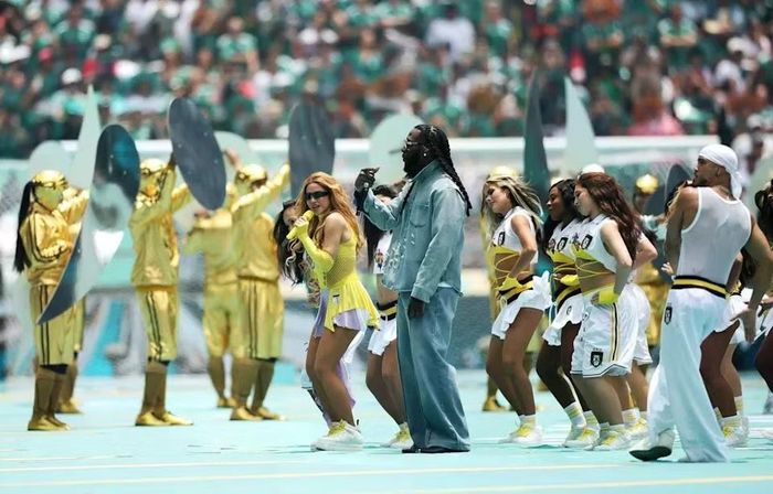 Shakira và Burna Boy biểu diễn khai mạc World Cup 2026. Ảnh: Getty Images.