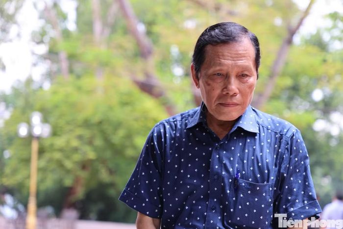 Ông Lê Chí Công - con trai út của liệt sĩ Lê Thị Riêng. Ảnh: Nguyễn Tiến