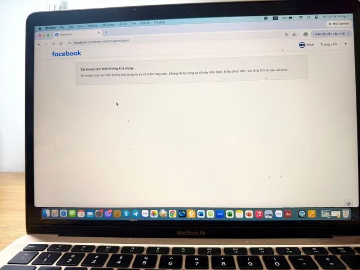 Facebook gặp sự cố từ khoảng 20h30 chiều nay, giờ Việt Nam.