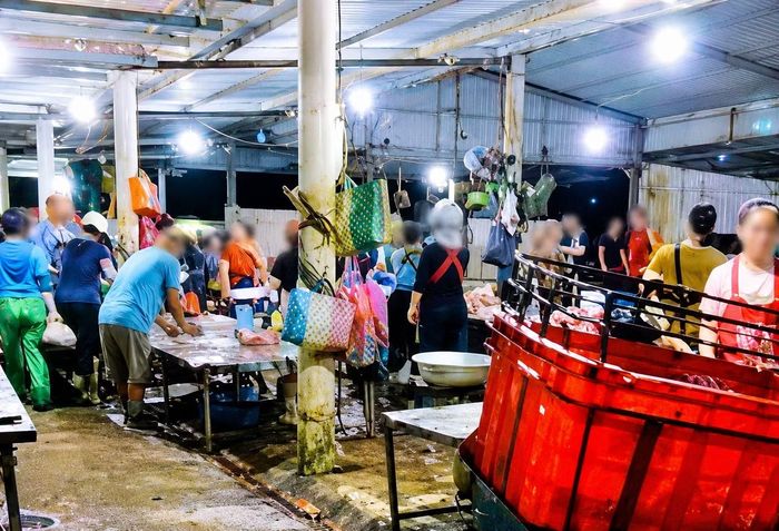 Lò mổ Phan Bá Tứ ngang nhiên mổ vượt công suất trước mặt Tổ kiểm tra liên ngành.