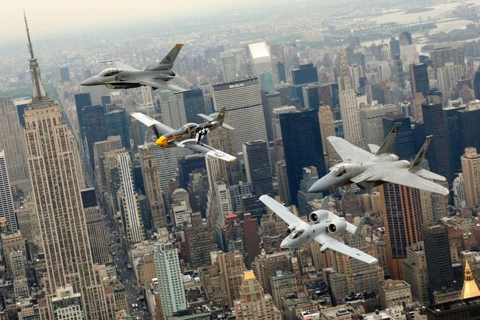 Nhiều máy bay chiến đấu được huy động để bảo vệ bầu trời New York - New Jersey.
