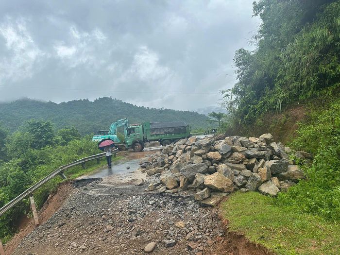 Bộ Xây dựng yêu cầu chủ động ứng phó mưa lớn, bảo đảm an toàn giao thông miền núi Bắc bộ.