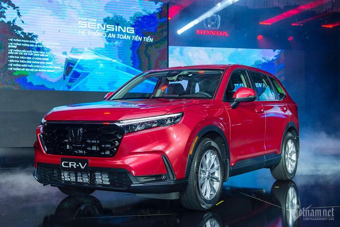 Honda CR-V có cấu hình 7 chỗ ngồi ở 2 bản thuần xăng là G và L. Ảnh: Hoàng Hiệp