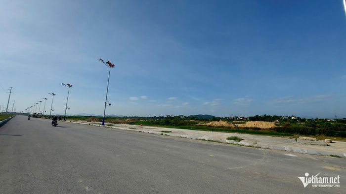 Hệ thống hạ tầng kỹ thuật tại khu đất đưa ra đấu giá đã cơ bản hoàn thiện. Ảnh: T.T